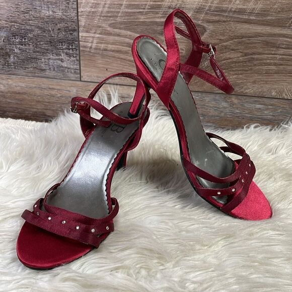 CB Collection Women’s Red Satin Open Toe Ankle Strappy Dress Heels Size 7M Krist - Picture 2 of 11